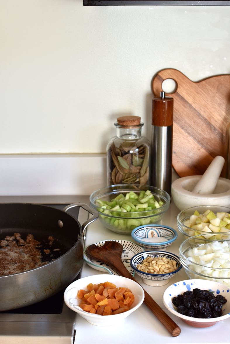 DSC_0042 Fruit and pinenut stuffing, Mama ía blog