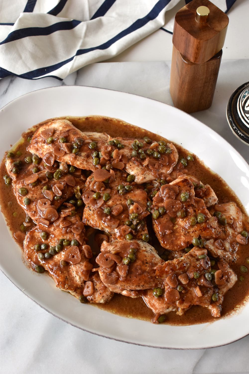 DSC_0781 Chicken lemon and capers in a port sauce, Mama Ía blog