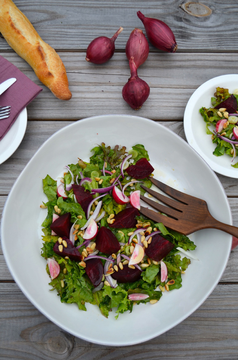 kale and purple vegetable salad, Mama Ía