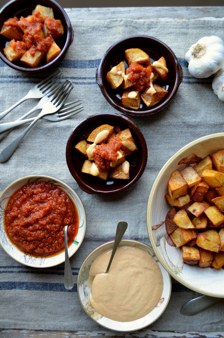 Patatas bravas, Mama ía