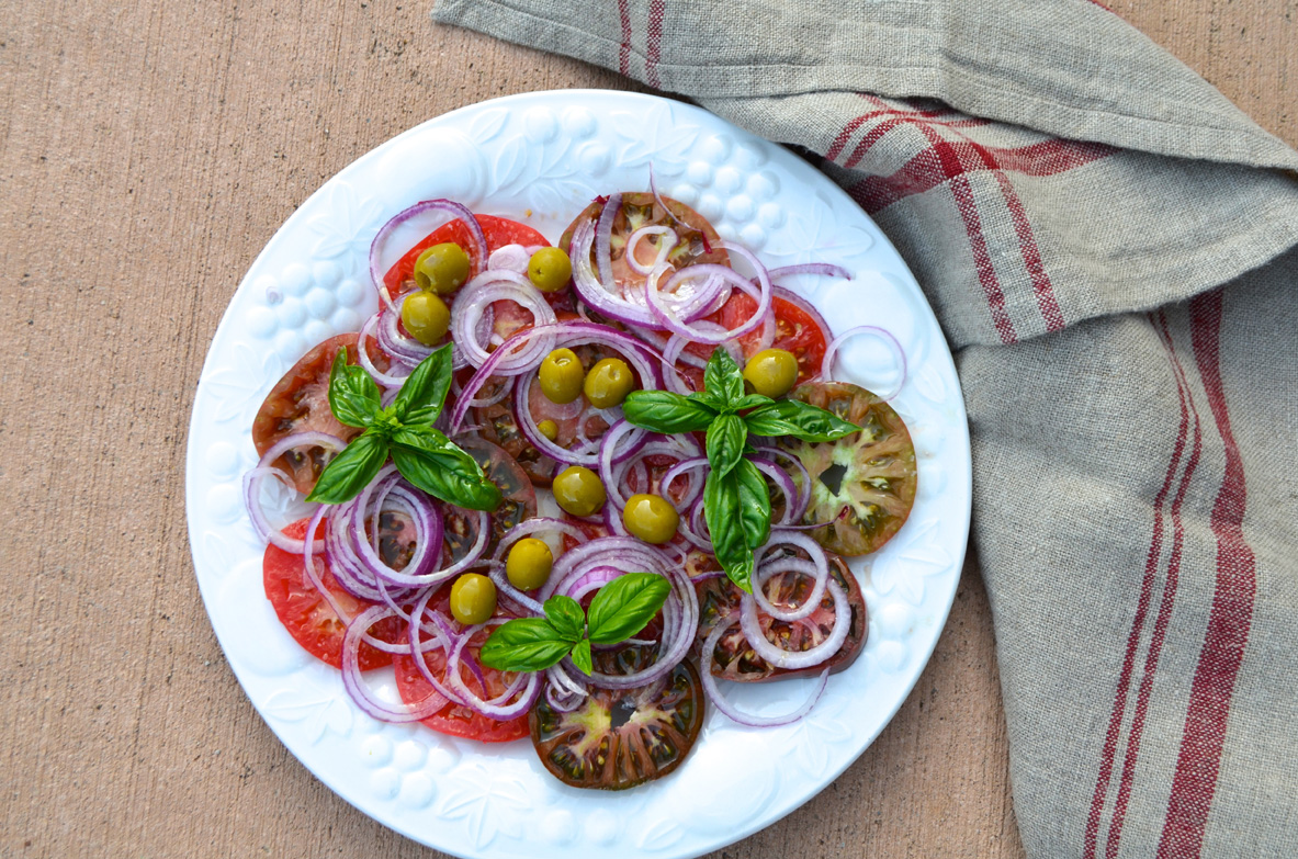 Tomato and onion salad, Mama ía