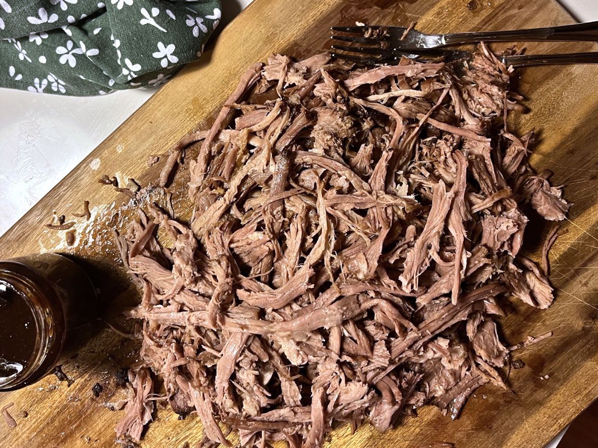 Slow roasted pulled pork with sherry barbecue sauce, Mama Ía blog